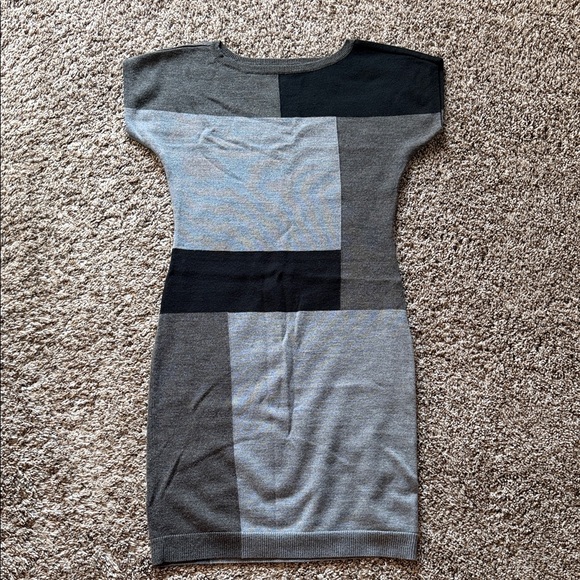 Color Block Knit Sweater Dress Bundle of 3 - Picture 8 of 12